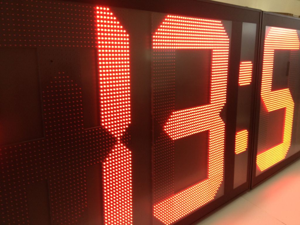 Display-a-LED-speciali-1.jpg