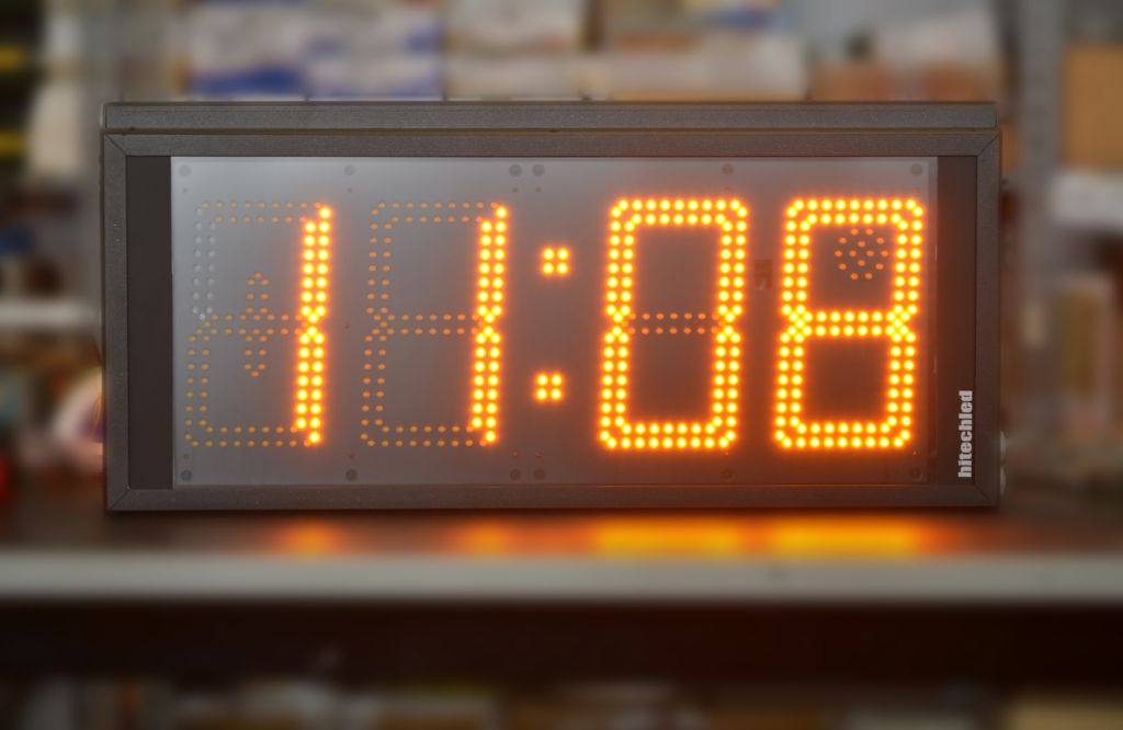 Orologi-a-LED-1.jpg